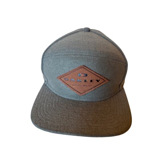 Oakley Moss Green Felt 5 Panel Strapback Hat - Picture 1 of 7